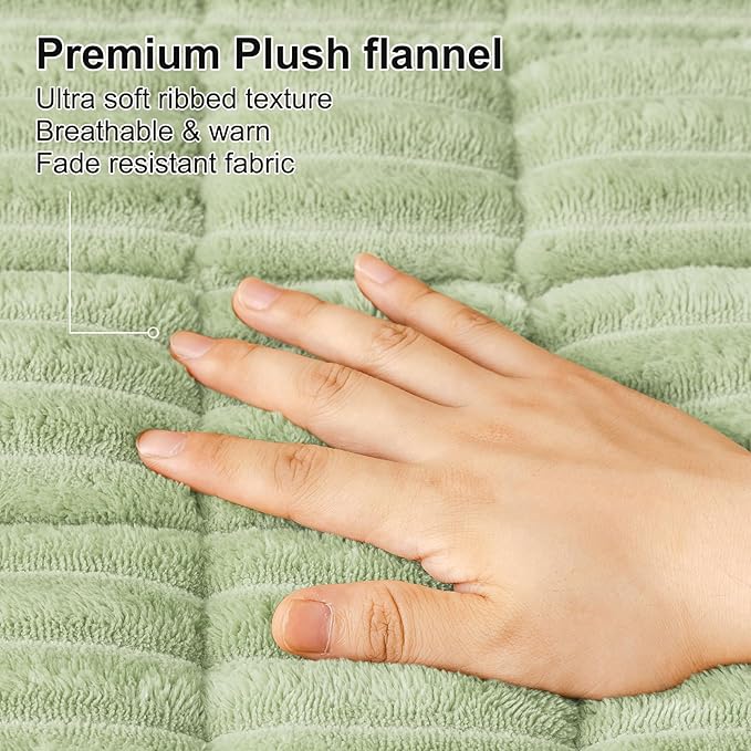 Smiry Couch Cover for Dogs, Non Slip Washable Sofa Protector for Pets, Soft Furniture Cover for Pet, Stylish Sofa Covers, Cozy Protect Against Fur, Dirt & Everyday Messes (Green, 27.6" x 59")