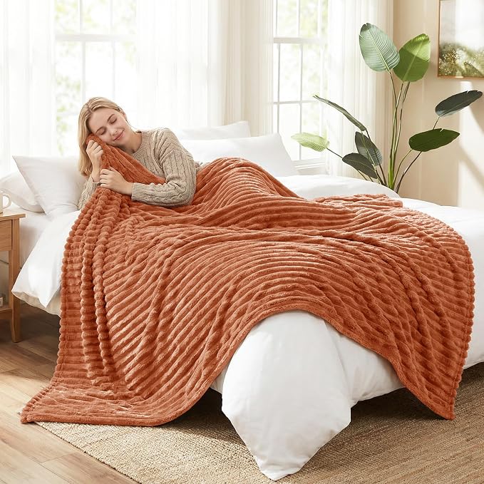 HIMEET Fleece Burnt Orange Throw XL Blanket for Couch - 300GSM Ribbed Nap Blankets for Travel, New Home Birthday Gifts for Women Men Her, Long Sofa Aesthetic Room Decor Office Throws, 50x70 Inches