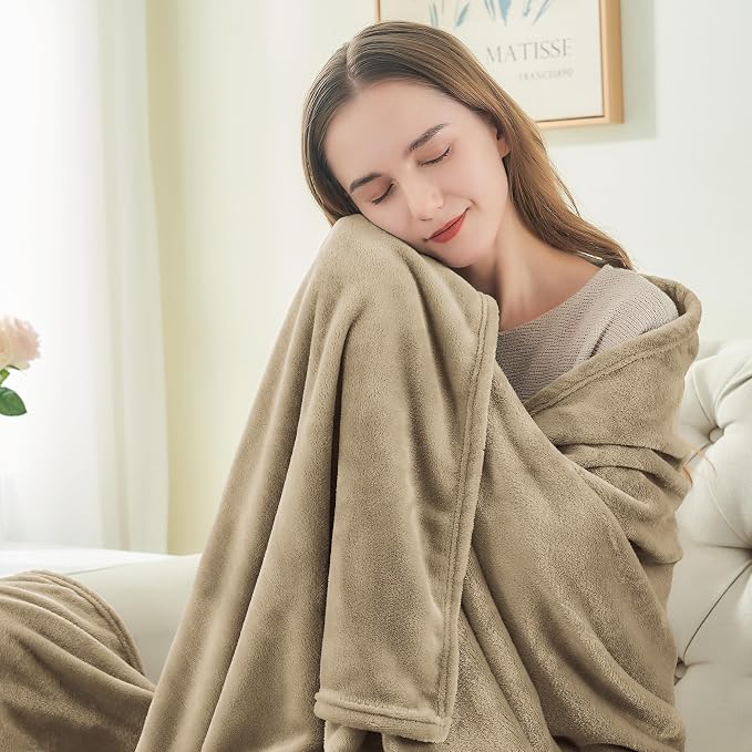 BEDELITE Fleece Blanket Camel Throw Blankets for Couch & Bed, Luxury Plush Cozy Fuzzy Blanket 50x60 inches, Super Soft Warm Lightweight Throw Blanket for Travel Camping