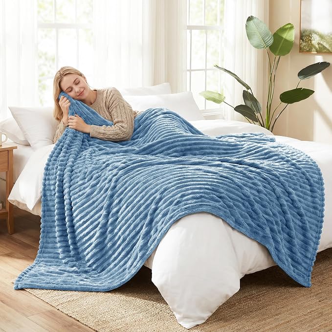 HIMEET Fleece Grayish Blue King Size Blanket for Bed - 300GSM Ribbed Soft Cozy Bedding Blanket, House Warming Gifts New Home, Luxury Bedroom Decor Throws, 108x90 Inches