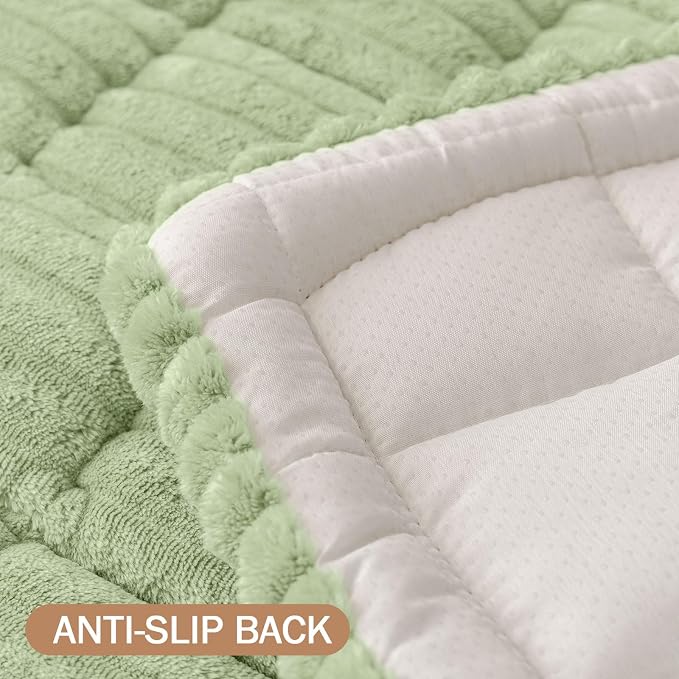 Smiry Couch Cover for Dogs, Non Slip Washable Sofa Protector for Pets, Soft Furniture Cover for Pet, Stylish Sofa Covers, Cozy Protect Against Fur, Dirt & Everyday Messes (Green, 27.6" x 82.7")