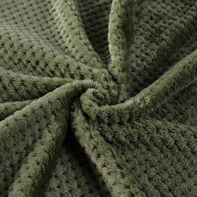 Pet Blanket for Dogs or Cats - Warm Soft Fuzzy Plush Fleece Throw for Puppy, Kitten, Small, Medium, Large Pets - Bed, Couch, Sofa, Travel (S/24" x 32", Dark Green)