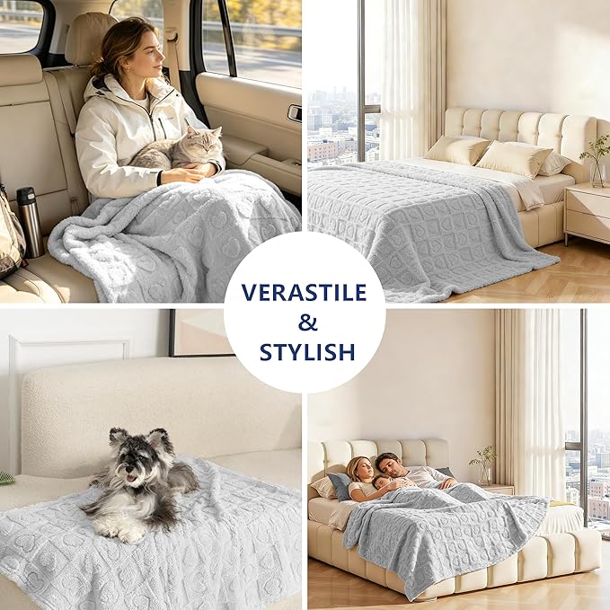 gogobunny Large Pet Blanket for Dogs Cats, Ultra Soft 300GSM Coral Fleece Washable Furniture Protector for Couch Bed Car Seat, Calming Crate Mat Blanket for Large Breeds, Light Grey, 40x50IN