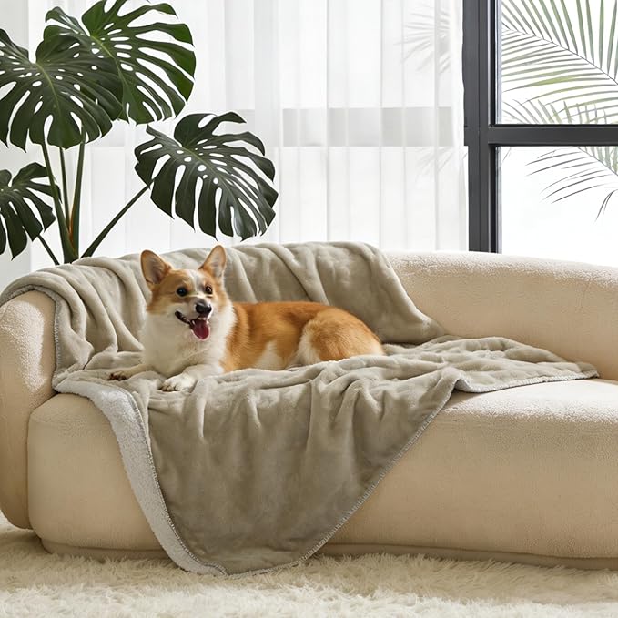 Kritter Planet Waterproof Pet Blanket - Soft Sherpa Dog Blanket, Washable Leakproof Blanket for Pets, Waterproof Pad for Dogs & Cats