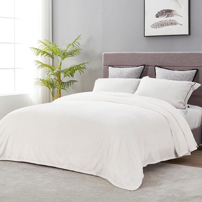 DREAMNINE Extra Large Solid Soft Comfy Fluffy Fleece Bed Blanket Full Size 80" x 90", Luxury Decorative Fuzzy Blanket for Bedroom, Big Cozy Shaggy Warm Flannel Blankets for Winter Autumn Pet, White