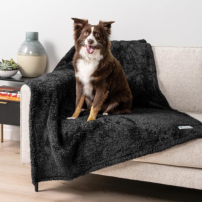 PETAMI Fluffy Fleece CAT and Dog Throw Blanket, Black, Medium